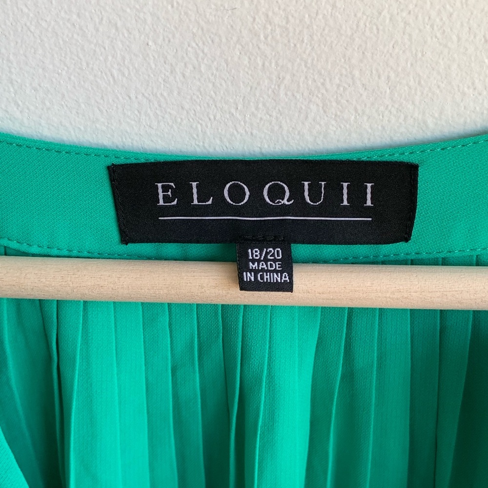 NWT Eloquii Green Pleated Front Blouse - Picture 3 of 7